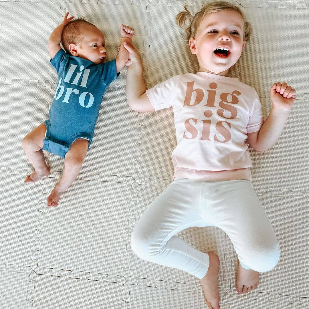 Big Sis Short Sleeve Shirt - Pregnancy Announcement - Family: 5/6